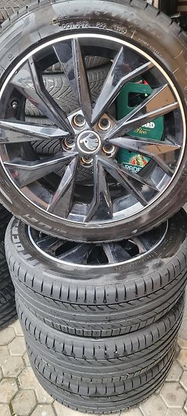 Škoda Fabia (2017) 3 Monte Carlo 1,2TSi 66kW  - fotka 36 z 40