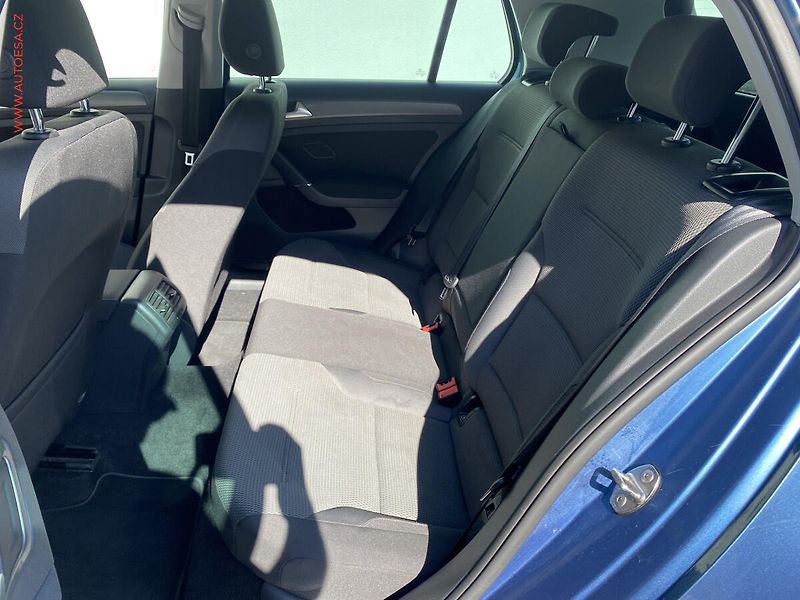 Volkswagen Golf (2013) 1.2 TSi, Comfortline, park. - fotka 10 z 16