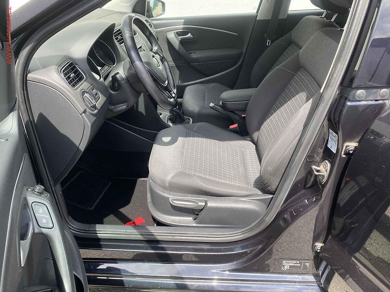 Volkswagen Polo (2015) 1.0 MPi, Comfortline, výhřev - fotka 9 z 17