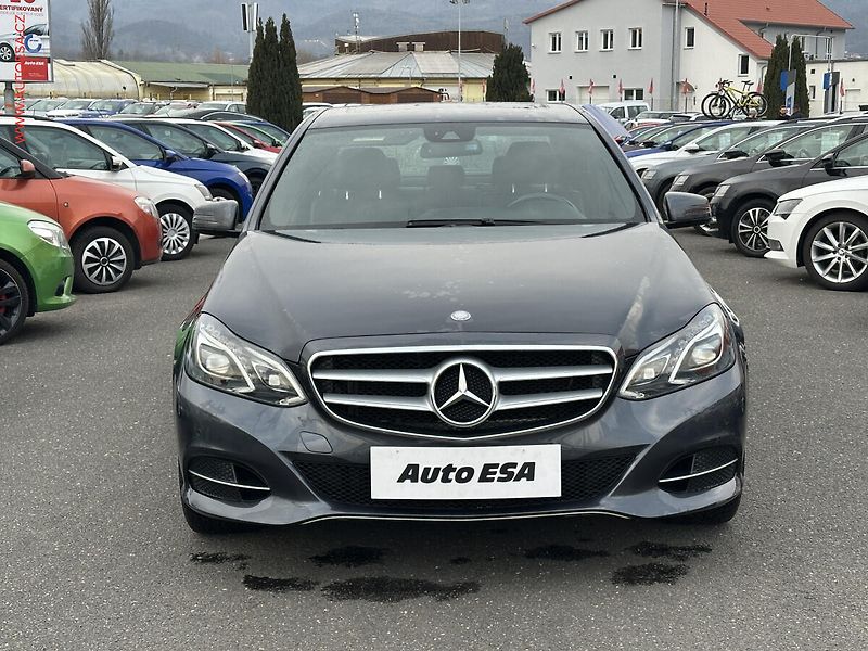 Mercedes-Benz Třídy E (2014) 2.2CDi, AT, navi, LED - fotka 2 z 23