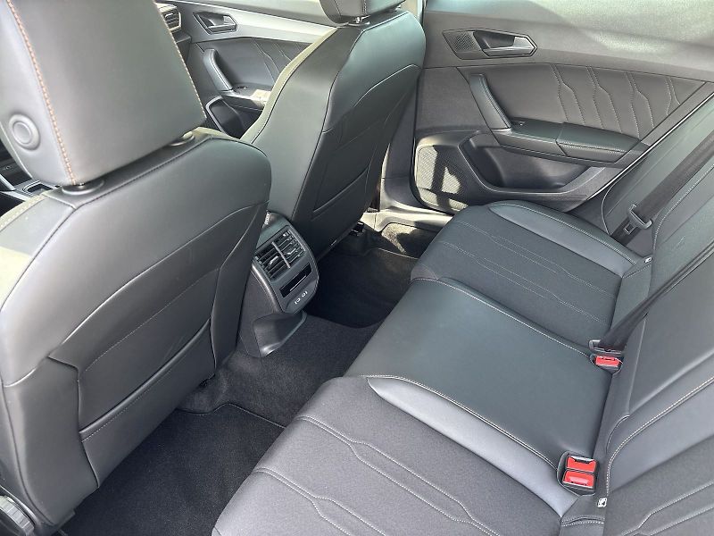 Cupra Formentor (2024) 1.5 TSI DSG - fotka 8 z 28