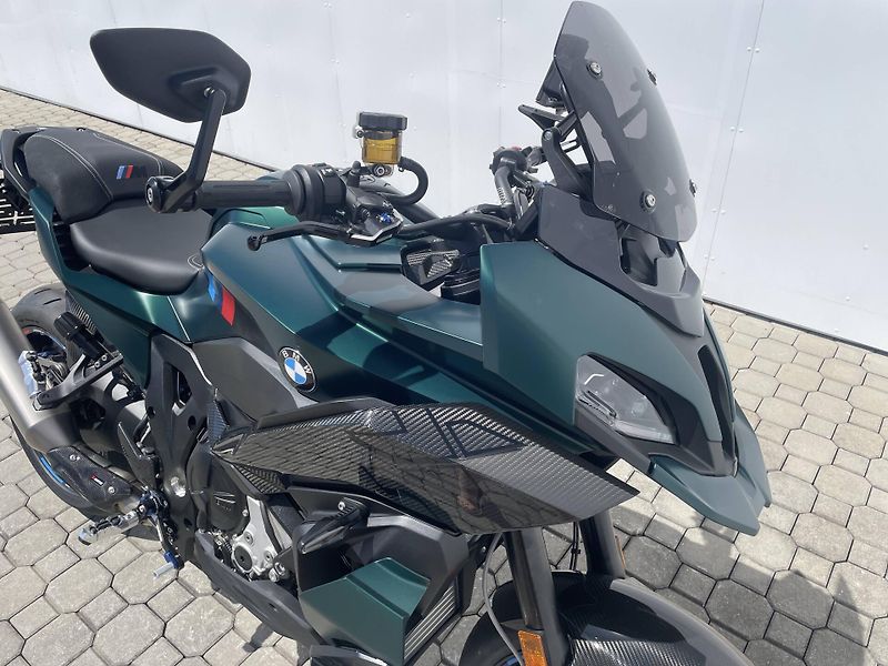 BMW (2026) M 1000 XR - fotka 4 z 13