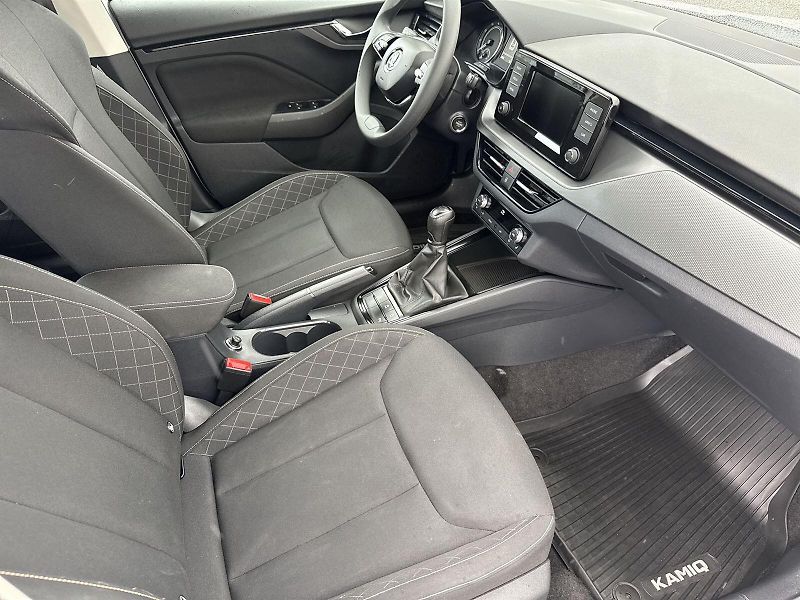 Škoda Kamiq (2023) 1.0 TSI Fresh - fotka 9 z 32