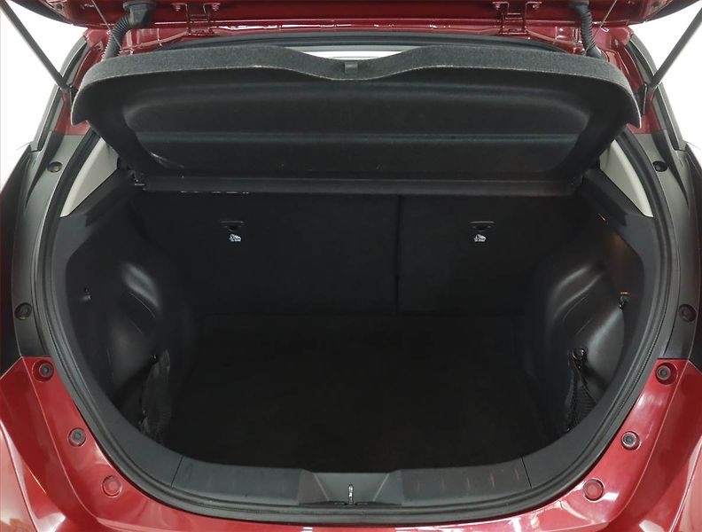 Nissan Leaf (2021) 40 kWh, SoH 90%, Automat - fotka 14 z 18