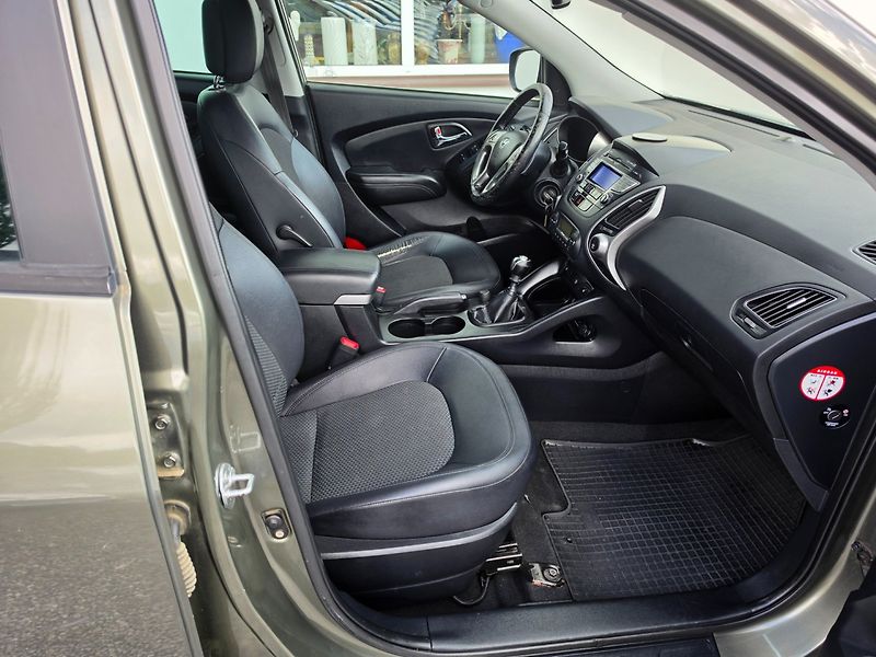 Hyundai ix35 (2012) 2.0 CRDi 4WD - fotka 11 z 34