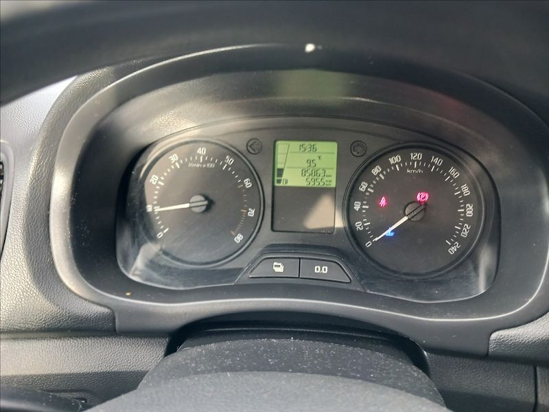 Škoda Fabia 1,2 1. MAJ. GARÁŽOVANÉ, TAŽNÉ - fotka 16 z 20