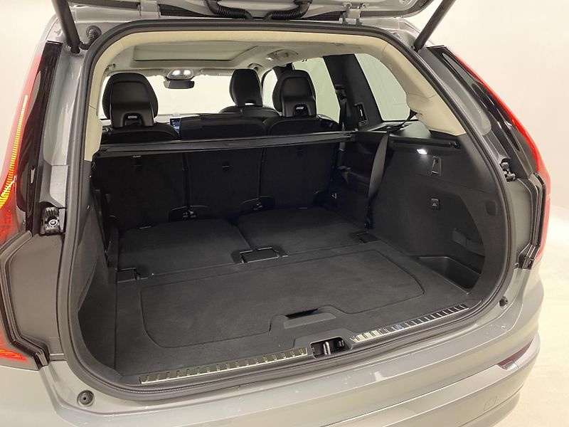 Volvo XC90 (2026) T8 AWD Plug-in BRIGHT ULTRA - fotka 5 z 75
