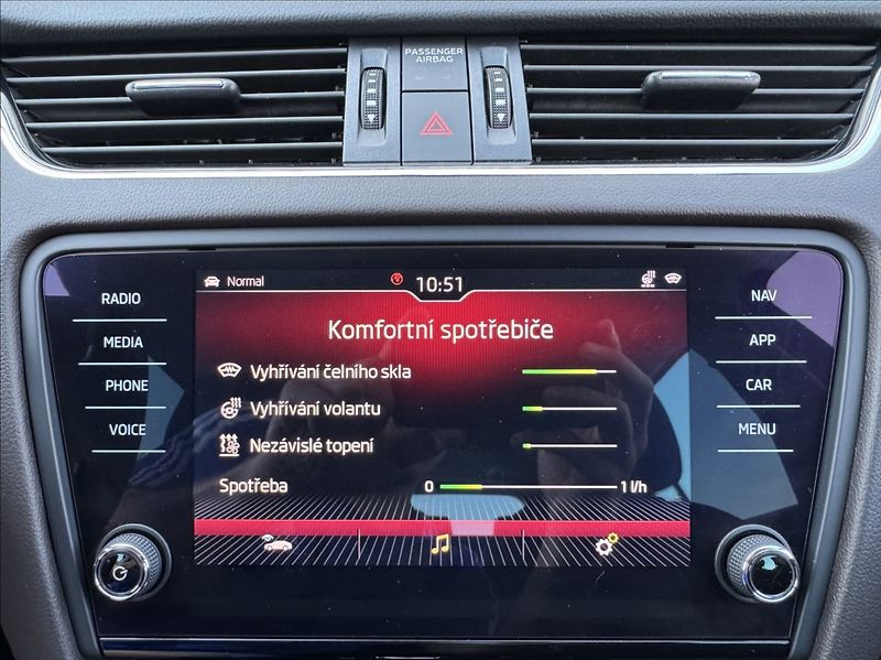 Škoda Octavia 2,0 TSI 140kW DSG L&K 4x4 DPH - fotka 39 z 50