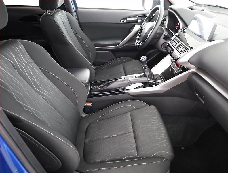 Mitsubishi Eclipse Cross (2019) 1.5 T-MIVEC, ČR,1.maj - fotka 7 z 21