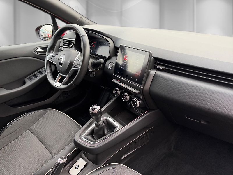 Renault Clio (2022) 1,0 TCe 67 kW Intens  - fotka 22 z 26