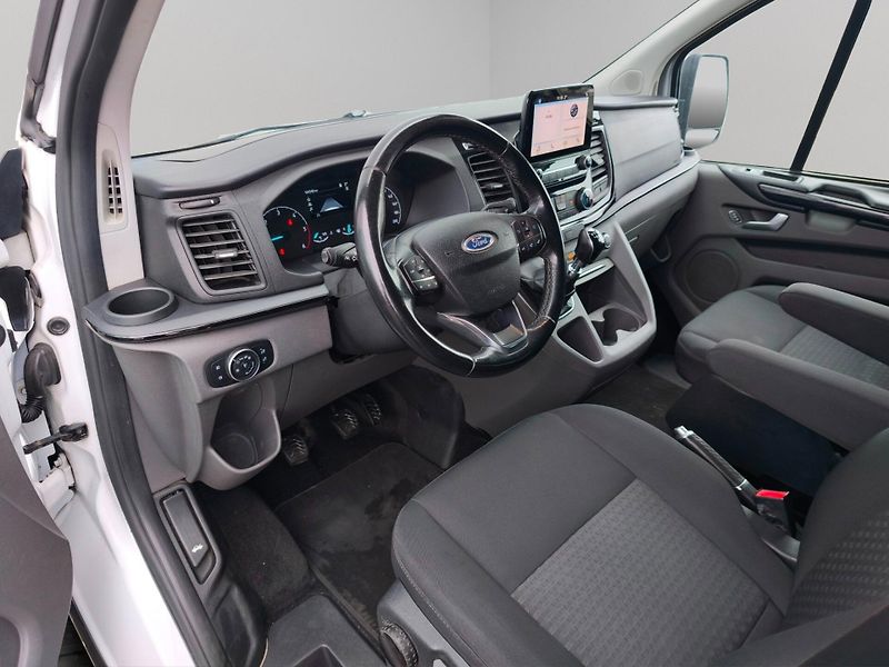 Ford Tourneo Custom (2020) 2.0 TDCi , ČR, tažné, 1. maj. - fotka 23 z 29