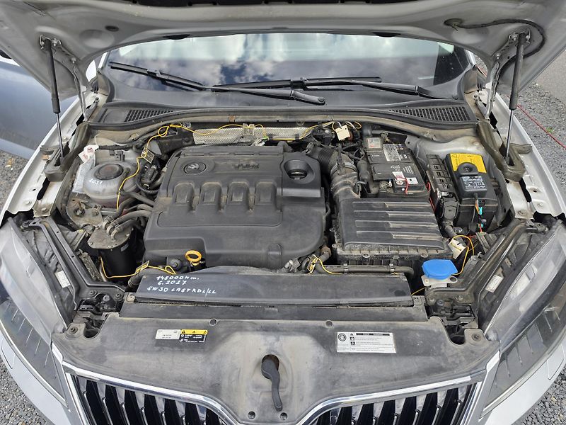 Škoda Superb 2.0 TDI Led DSG 4x4 Canton  - fotka 15 z 21