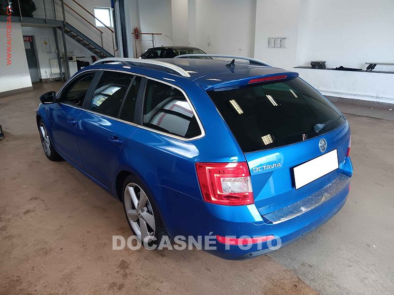 Škoda Octavia (2013) 2.0 TDi, 2.maj, servis.kniha - fotka 2 z 3