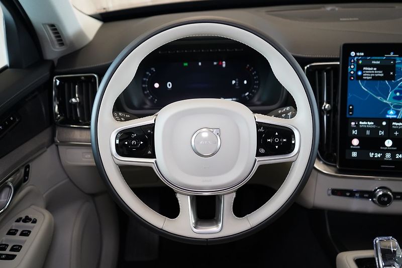 Volvo XC90 B5 PLUS Bright, Vzduch, 360° - fotka 24 z 50