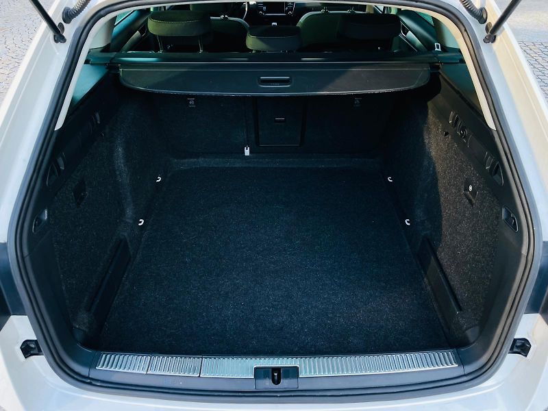 Škoda Superb 2.0TDI 1MAJITEL TAŽNÉ SERVISKA - fotka 20 z 44