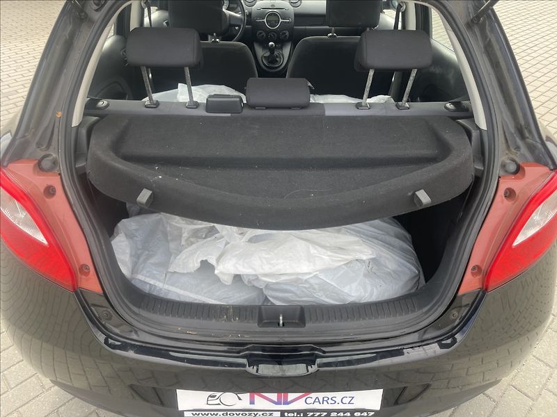 Mazda 2 1,4 i 55kw Klima ABS po STK - fotka 9 z 29