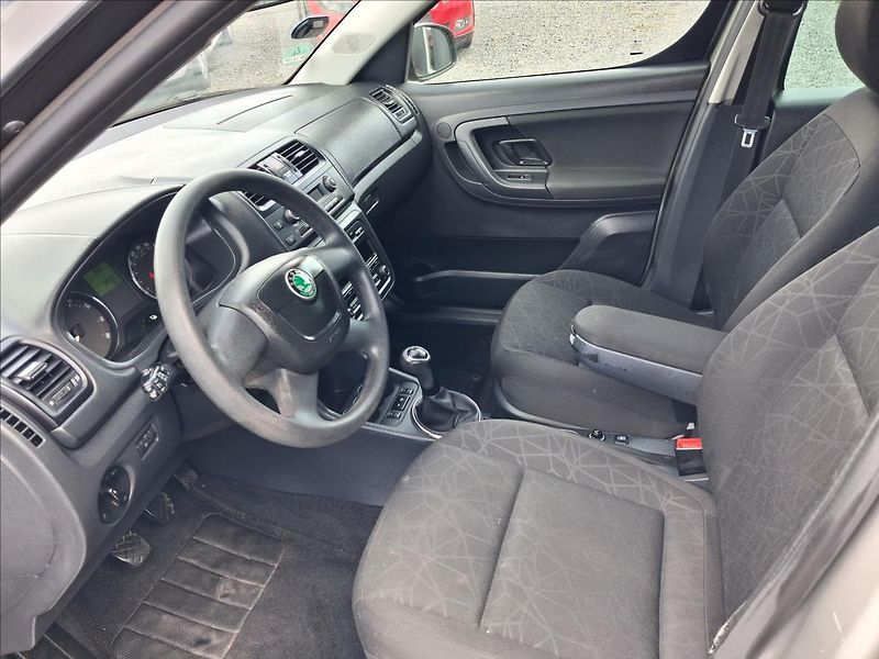 Škoda Roomster 1,2 1.2TSi - fotka 11 z 14