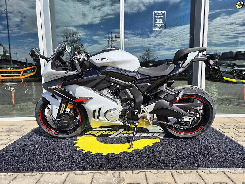 CFMOTO (2026) 675 SR-R - SKLADEM - fotka 28 z 43