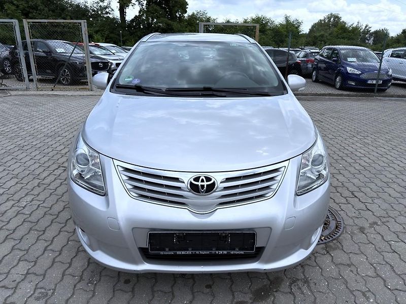 Toyota Avensis 1.8i 108 kW navi. serviska - fotka 2 z 17