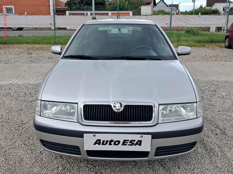 Škoda Octavia (2004) 1.4MPI, AC - fotka 2 z 15