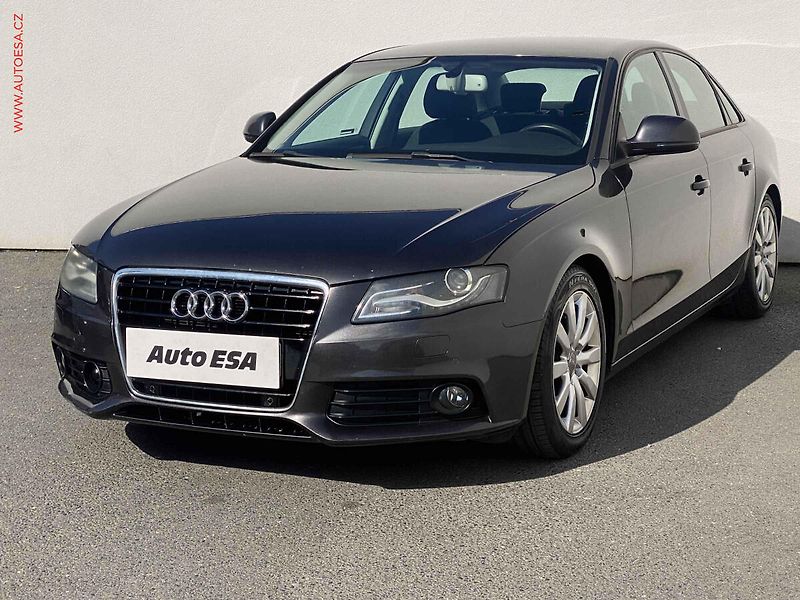 Audi A4 (2008) 3.2FSi Quattro, ČR, AT, navi - fotka 3 z 19