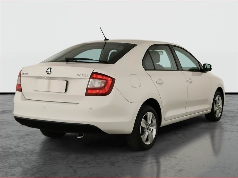 Škoda Rapid (2018) 1.0 TSI, Park. senzory - fotka 5 z 11