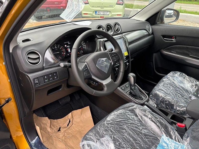 Suzuki Vitara 4x4 automat Elegance - fotka 10 z 10