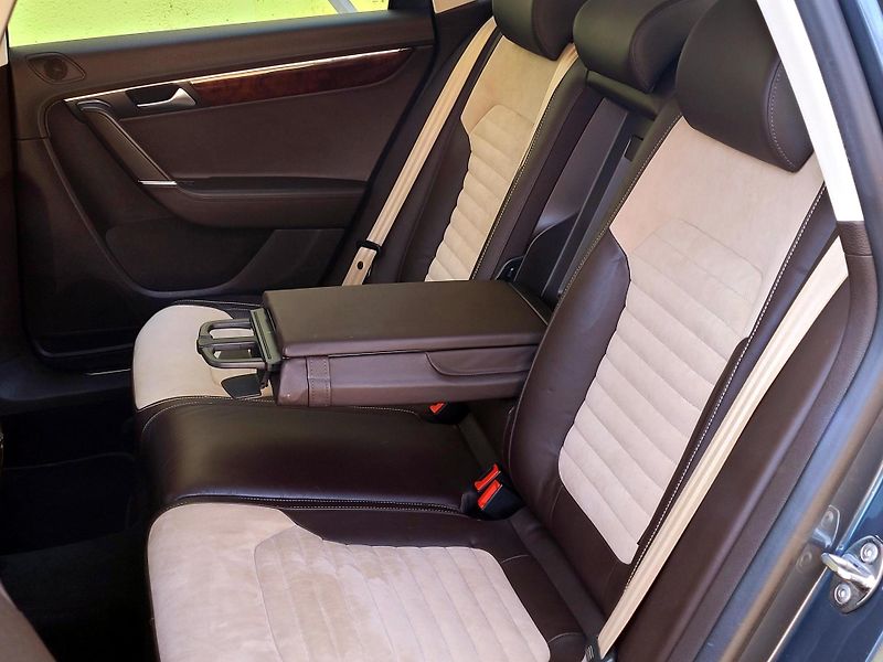 Volkswagen Passat TSi HIGHLINE,málo najeto  - fotka 23 z 51