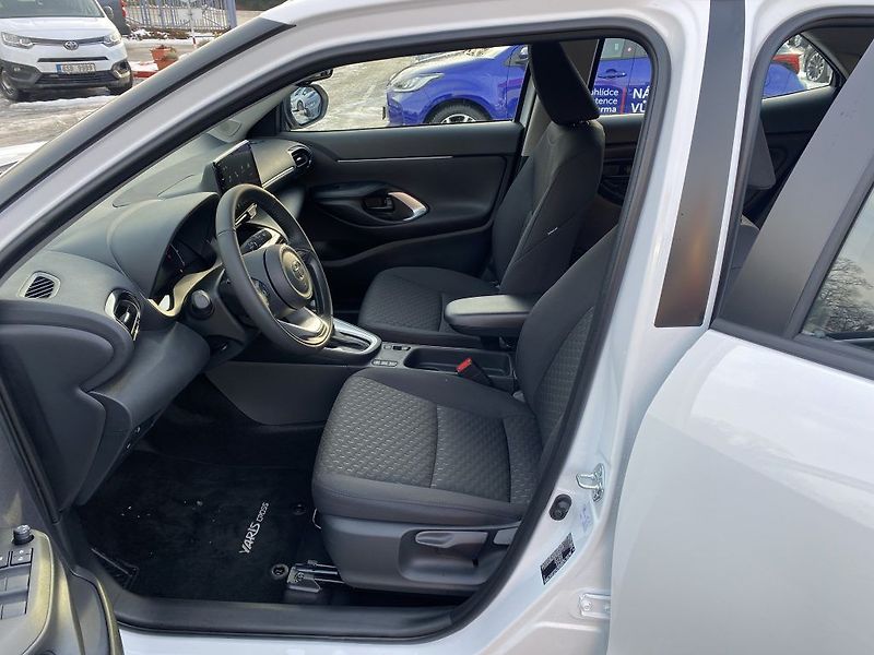 Toyota Yaris Cross 1.5 Hybrid 116 2x4 Comfort - fotka 13 z 25