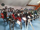 Výstava motocyklů zabírá několik velkých místností.