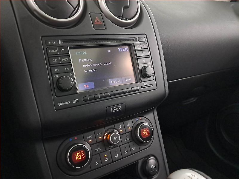 Nissan Qashqai (2013) 1.6, Serv.kniha, Navi - fotka 12 z 16