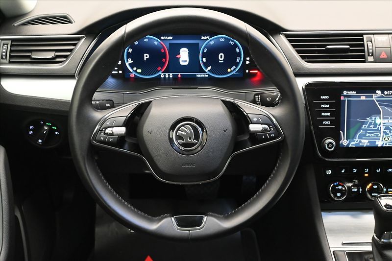 Škoda Superb 2,0 TDI 110kW DSG Clever Záruk - fotka 18 z 30
