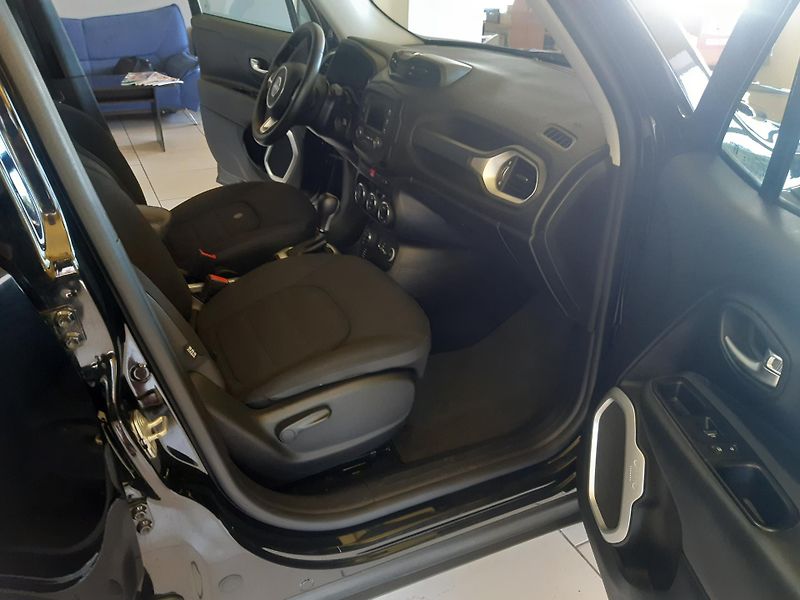 Jeep Renegade 2.0 M-JET 4x4LIMITED NAVI AUT. - fotka 24 z 25