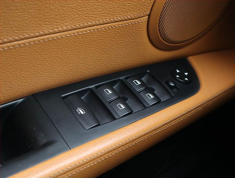 BMW Z4 (2013) sDrive20i, Kůže, Bi-Xenony - fotka 12 z 24