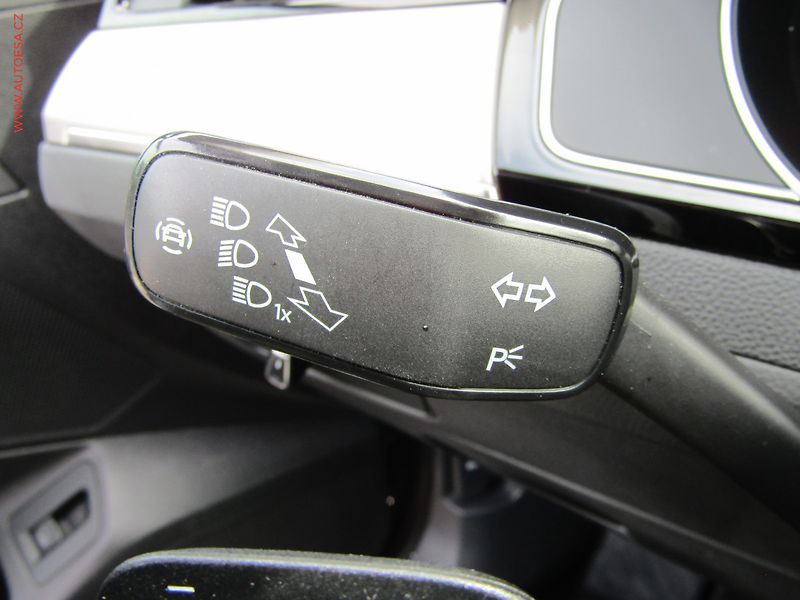 Volkswagen Passat (2021) 2.0TDi, ČR, Elegance, DSG - fotka 20 z 22