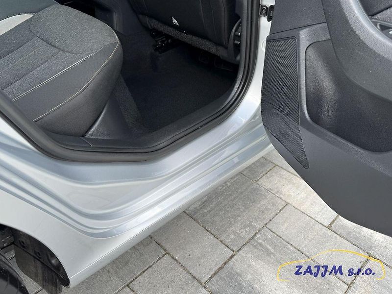 Škoda Scala Style 1.5TSi 110kw DSG - fotka 38 z 41