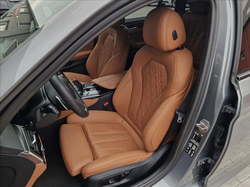 BMW Řada 5 520d Xdrive M-Sport ČR,1.Maj. - fotka 36 z 50