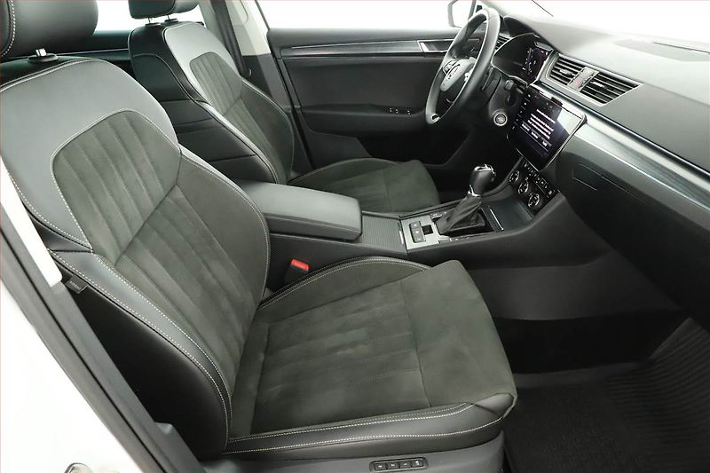 Škoda Superb (2023) Style 2.0 TDI - fotka 7 z 20