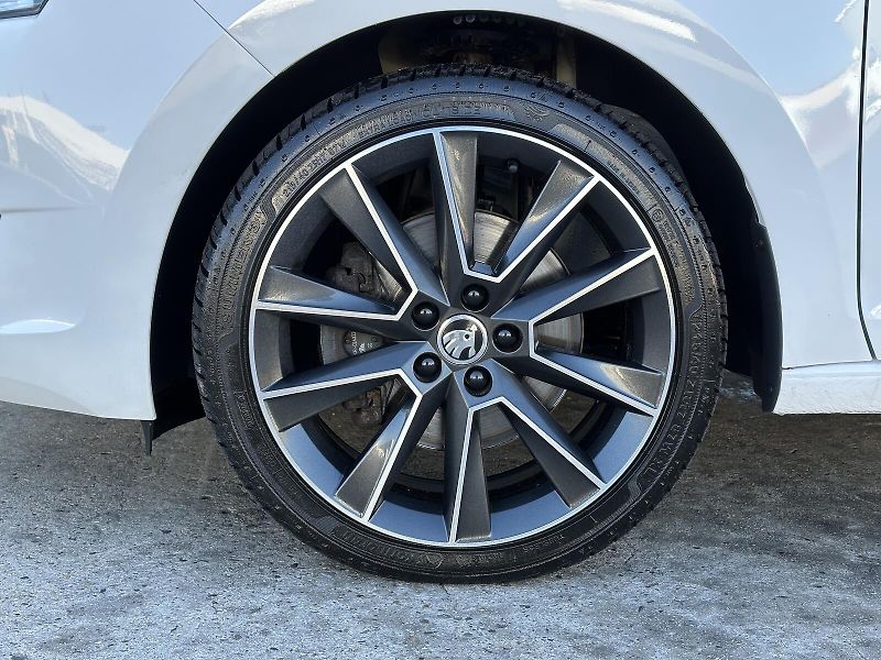 Škoda Rapid 1.4TSi DSG Spaceback USB Bi-Xe - fotka 8 z 32