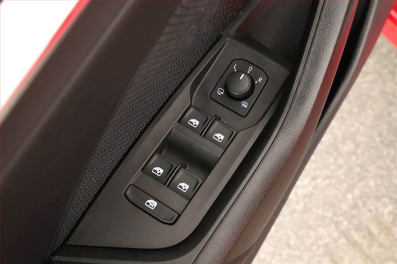Škoda Octavia (2023) Style 2.0 TDI, ČR,1.maj - fotka 13 z 16