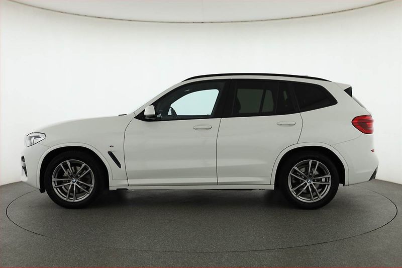 BMW X3 (2019) xDrive20d - fotka 3 z 18
