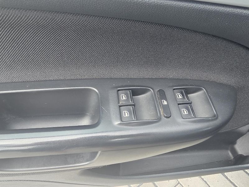 Škoda Octavia (2012) 1.4TSI 90kW ELEGANCE TAŽNÉ - fotka 16 z 19