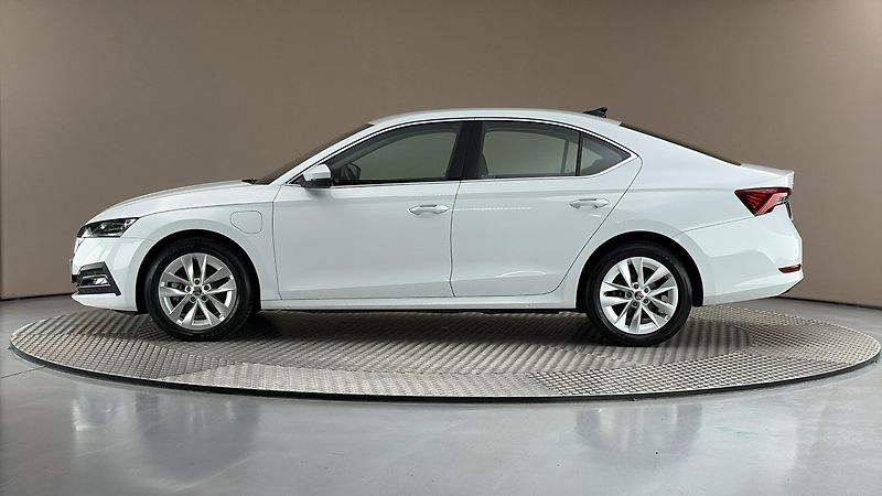 Škoda Octavia 1.4 TSI iV DSG Style - fotka 4 z 26