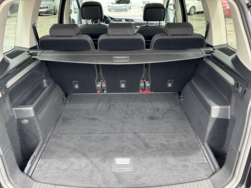 Volkswagen Touran (2017) 1.4 TSi 110kW DSG - fotka 16 z 33