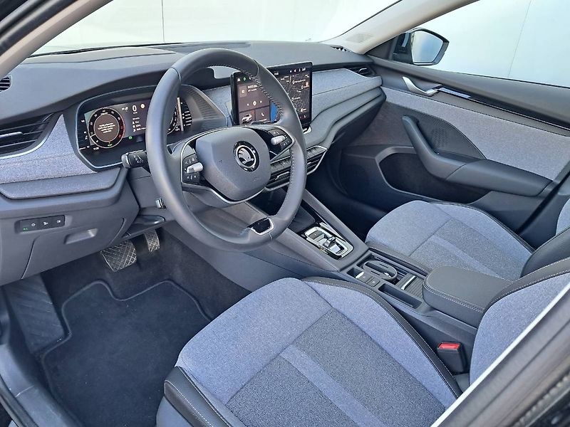 Škoda Octavia (2024) IV M-HEV Top Selection 1.5 TSI - fotka 21 z 30