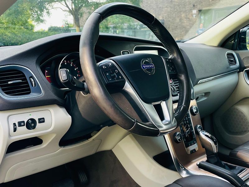 Volvo V40 2.0i AUT 1MAJITEL CROSS COUNTR - fotka 25 z 49