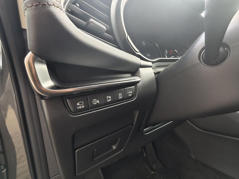 Mazda 3 (2026) 2.5i G140 EXCLUSIVE-LINE A/T - fotka 14 z 16