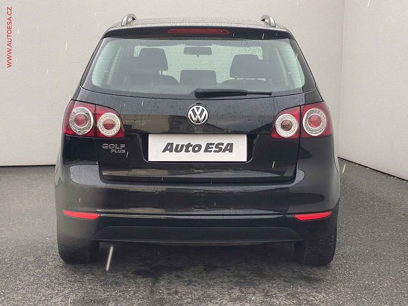 Volkswagen Golf Plus (2010) 1.6 i, Comfortline, park - fotka 5 z 16