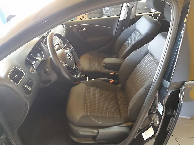 Volkswagen Polo 1.2 TSI KLIMA NOVE ROZVODY - fotka 7 z 20
