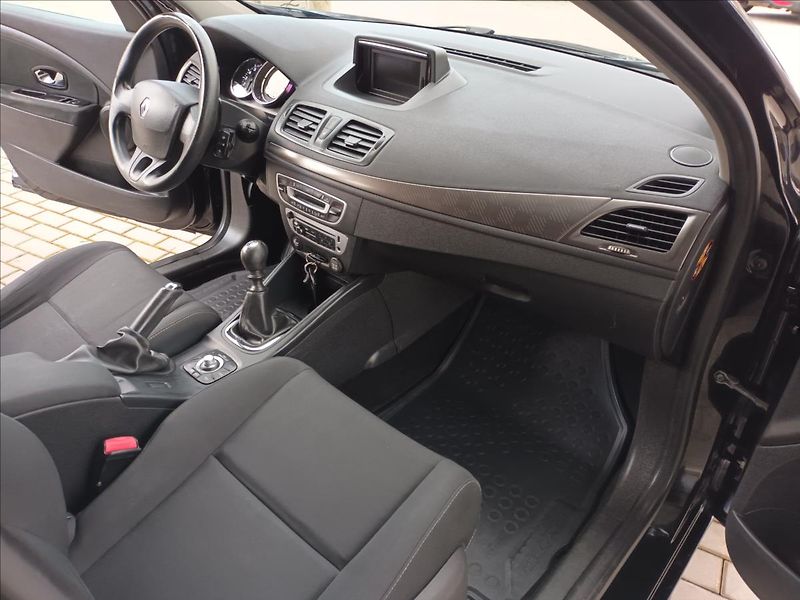 Renault Mégane 1,6 16V,81KW,KLIMA,PARKING,KOL - fotka 22 z 39